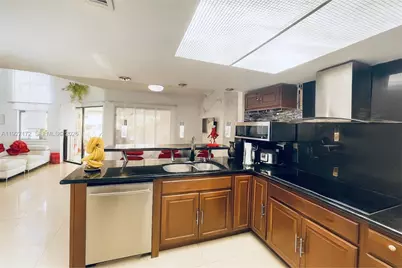 1913 San Remo Cir, Homestead, FL 33035 - Photo 6