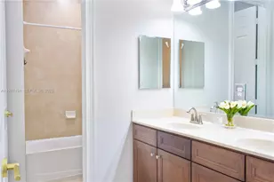 8800 NW 98th Ct, Doral, FL 33178 - Photo 20