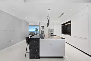 300 Biscayne Blvd Way, Miami, FL 33131 - Photo 10