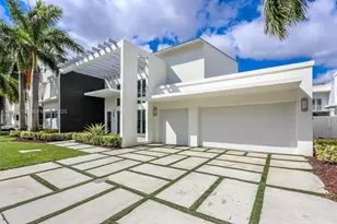 8272 NW 34th Dr, Doral, FL 33122 - Photo 2