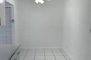 1920 NW 4th St, Miami, FL 33125 - Photo 12