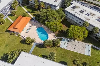 300 Layne Blvd #311, Hallandale Beach, FL 33009 - Photo 24