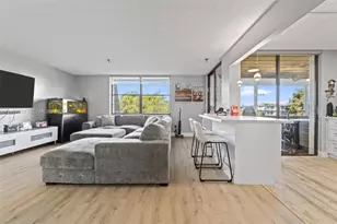 661 NE 195th St, Miami, FL 33179 - Photo 4