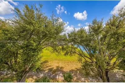 5765 W 25th Ct #411, Hialeah, FL 33016 - Photo 24