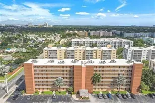 610 NE 12th Ave, Hallandale Beach, FL 33009 - Photo 12