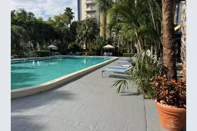 4550 NW 9th St #416E, Miami, FL 33126 - Photo 14