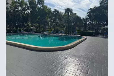 4550 NW 9th St #416E, Miami, FL 33126 - Photo 18