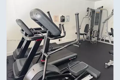 4550 NW 9th St #416E, Miami, FL 33126 - Photo 16