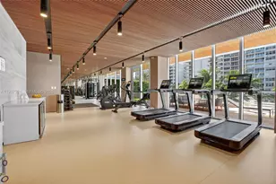 5775 Collins Ave, Miami Beach, FL 33140 - Photo 22