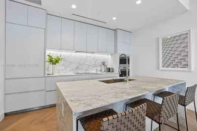 5775 Collins Ave #605, Miami Beach, FL 33140 - Photo 8