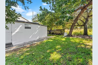 6318 NW 19th Ct, Miami, FL 33147 - Photo 18