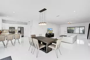 1102 Meadow Lark Ave, Miami Springs, FL 33166 - Photo 2