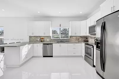 1102 Meadowlark Ave, Miami Springs, FL 33166 - Photo 24