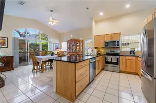 15230 Wilshire Way, Pembroke Pines, FL 33027 - Photo 8
