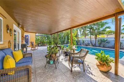 4110 W 7th Ln, Hialeah, FL 33012 - Photo 12