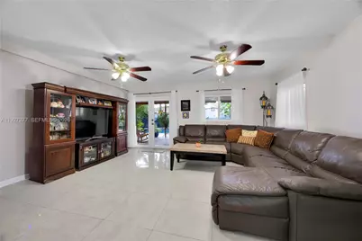 4110 W 7th Ln, Hialeah, FL 33012 - Photo 6