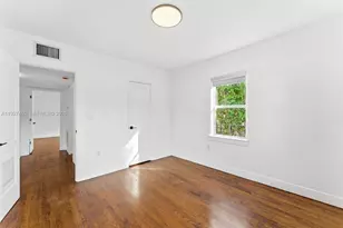 559 NE 68th St, Miami, FL 33138 - Photo 8