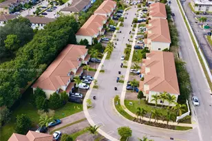5331 SW 13th Ct, North Lauderdale, FL 33068 - Photo 2