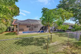 8674 SW 50th St, Cooper City, FL 33328 - Photo 12