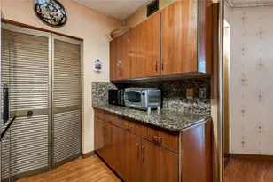 19601 E Country Club Dr, Aventura, FL 33180 - Photo 18