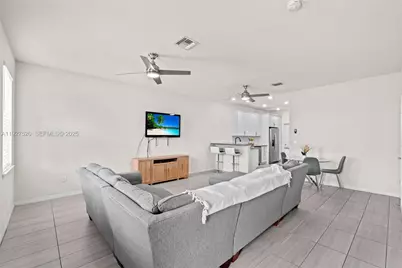 1190 Eucalyptus Dr #5, Hollywood, FL 33021 - Photo 14