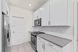 1190 Eucalyptus Dr, Hollywood, FL 33021 - Photo 6