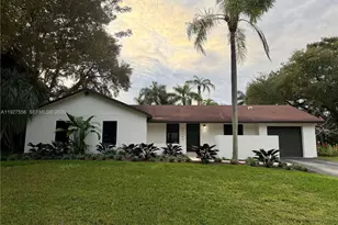 18100 SW 87th Ct, Palmetto Bay, FL 33157 - Photo 2