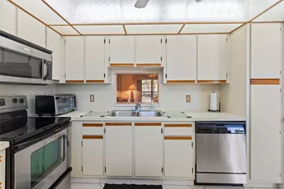 190 SE 5th Ave #202, Dania Beach, FL 33004 - Photo 2