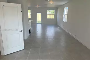 2281 NW 131st Cir, Miami, FL 33167 - Photo 12