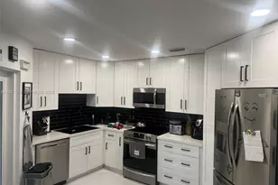 1131 SW 110th Ave, Pembroke Pines, FL 33025 - Photo 4