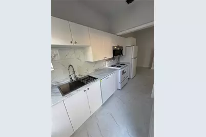 568 SW 3rd St #Left 566, Miami, FL 33130 - Photo 4