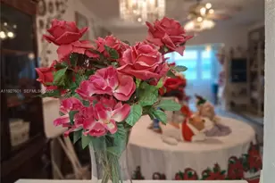 8841 NW Sunrise Lakes Blvd, Sunrise, FL 33322 - Photo 14