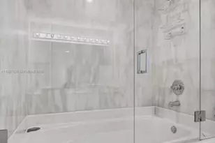 601 NE 36th St, Miami, FL 33137 - Photo 20