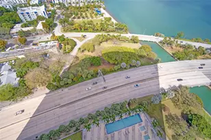 601 NE 36th St, Miami, FL 33137 - Photo 32