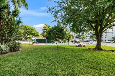 116 Royal Park Dr #4D, Oakland Park, FL 33309 - Photo 22