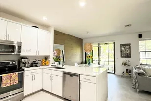 13017 S Riverwalk Cir S, Plantation, FL 33325 - Photo 14