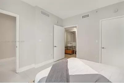 6000 Collins Ave #306, Miami Beach, FL 33140 - Photo 14