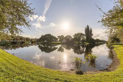 4638 NW 59th St, Tamarac, FL 33319 - Photo 34