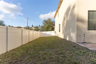 4638 NW 59th St, Tamarac, FL 33319 - Photo 30