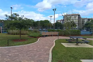 1000 St Charles Pl, Pembroke Pines, FL 33026 - Photo 18