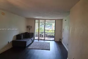 1000 St Charles Pl, Pembroke Pines, FL 33026 - Photo 6