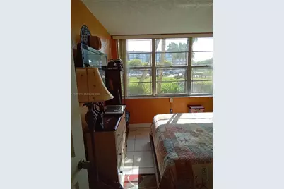 1000 Saint Charles Pl #L2, Pembroke Pines, FL 33026 - Photo 8