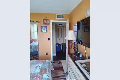 1000 Saint Charles Pl #L2, Pembroke Pines, FL 33026 - Photo 12