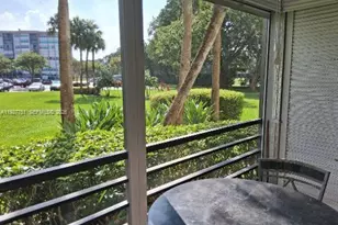 1000 St Charles Pl, Pembroke Pines, FL 33026 - Photo 20