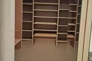 1000 St Charles Pl, Pembroke Pines, FL 33026 - Photo 20