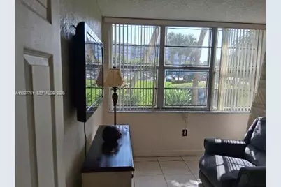 1000 Saint Charles Pl #L2, Pembroke Pines, FL 33026 - Photo 8