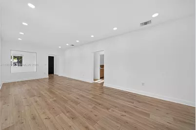 426 SW 26th Rd, Miami, FL 33129 - Photo 10