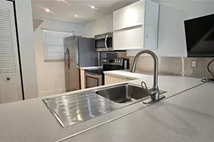9450 Poinciana Pl, Davie, FL 33324 - Photo 22