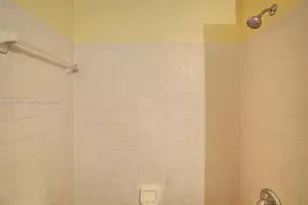 251 W Hemingway Cir, Margate, FL 33063 - Photo 20