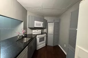 855 NE 209th St, Miami, FL 33179 - Photo 6